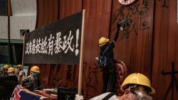 CNNE 668194 - criticas por la vandalizacion al parlamento de hong kong