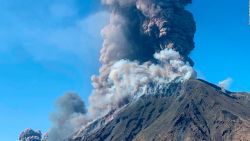 CNNE 668384 - la furia del volcan stromboli- hubo un muerto tras la erupcion