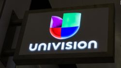 CNNE 669509 - univision busca un comprador