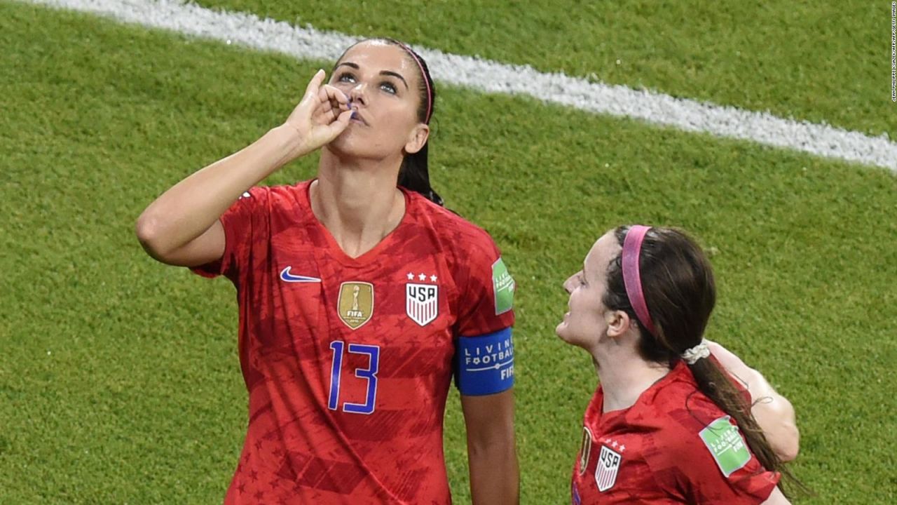 CNNE 669723 - ¿fue irrespetuosa la celebracion de alex morgan para inglaterra?