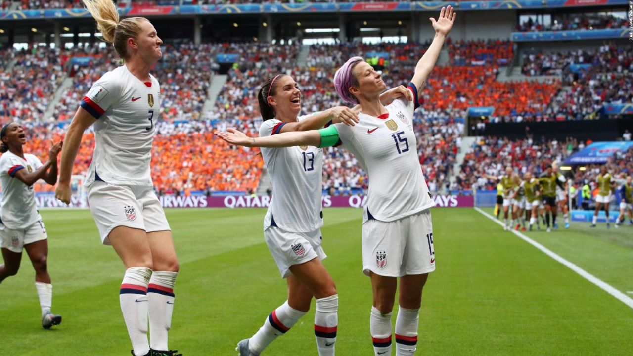 CNNE 670100 - el futbol femenino pide igualdad salarial