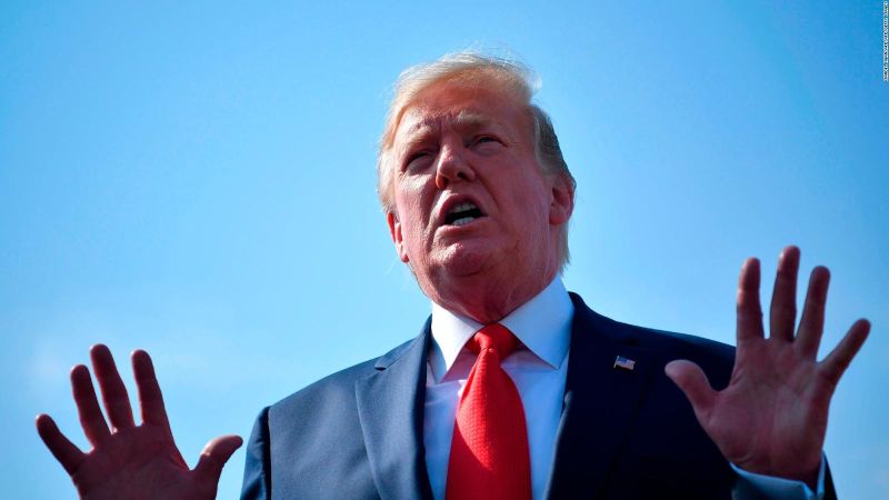 Trump asegura que los migrantes en los centros de detención están
