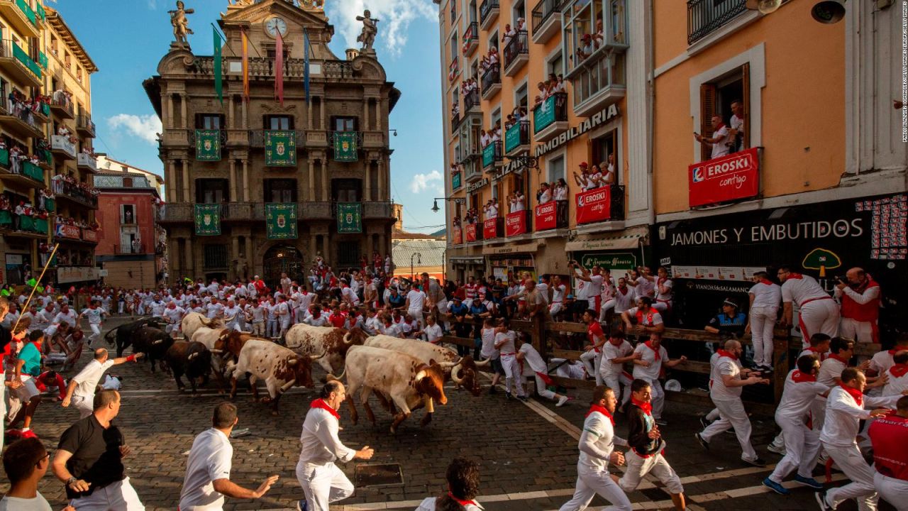 CNNE 670201 - heridos tras segundo encierro del festival san fermin