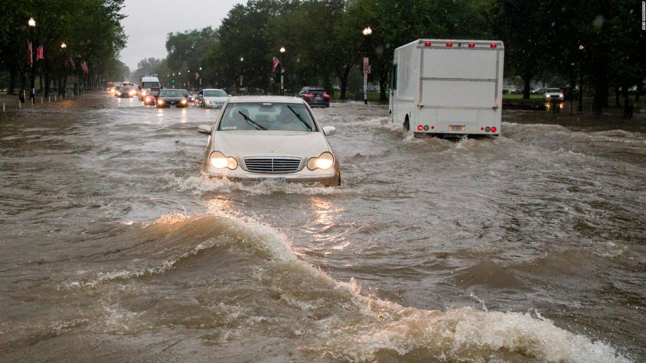 CNNE 670261 - lluvias torrenciales e inundaciones repentinas en washington