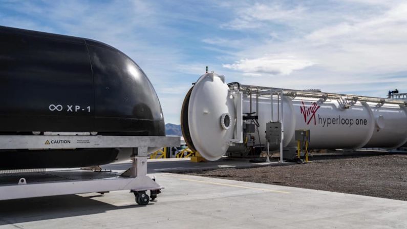 Plan de acción — "Esto es un maratón, no una carrera de velocidad", dice Ryan Kelly, jefe de marketing y comunicaciones de Virgin Hyperloop One.