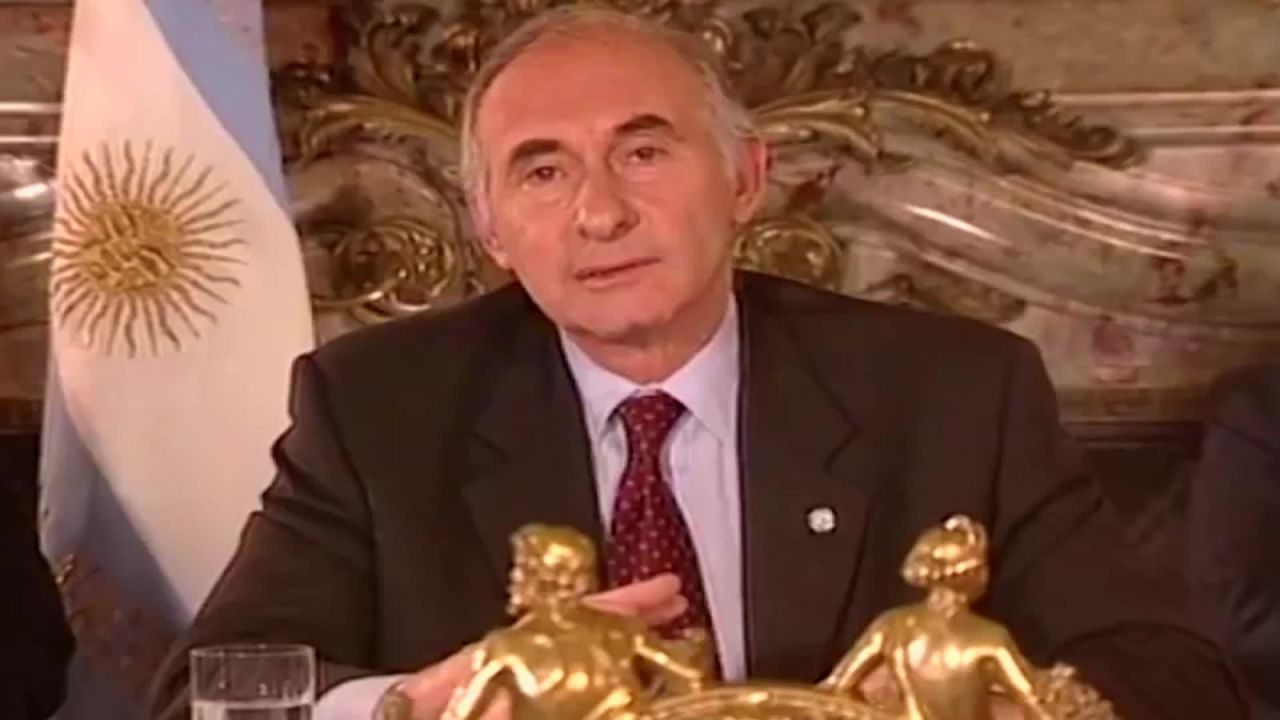 CNNE 670606 - muere el expresidente de argentina, fernando de la rua