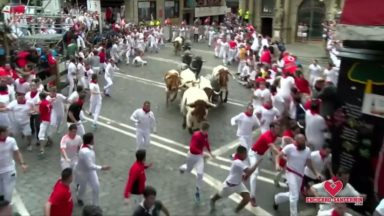 CNNE 670693 - dos heridos en el tercer dia de la fiesta de san fermin