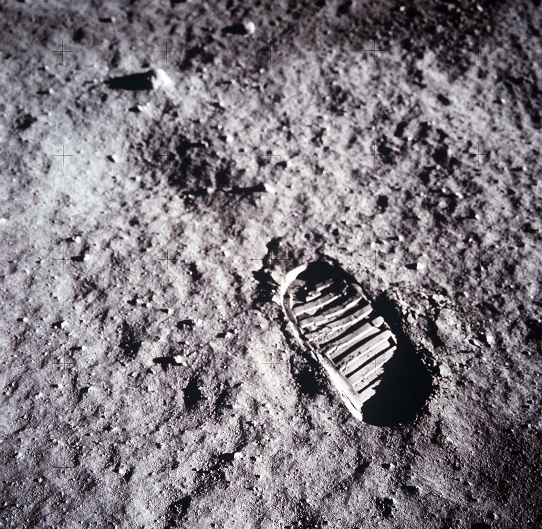 CNNE 671120 - 190613150419-07-moon-landing (1)