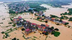 CNNE 671348 - cientos de miles de evacuados en china por inundaciones