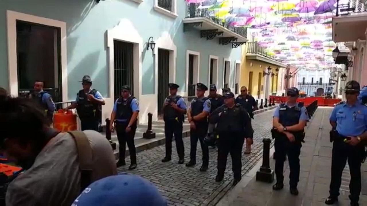 CNNE 673256 - puerto rico- escalan las protestas para exigir renuncia de rossello