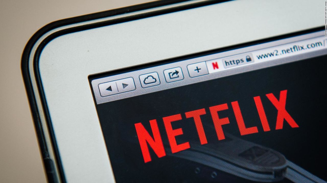 CNNE 674101 - netflix- accion cae casi 12%