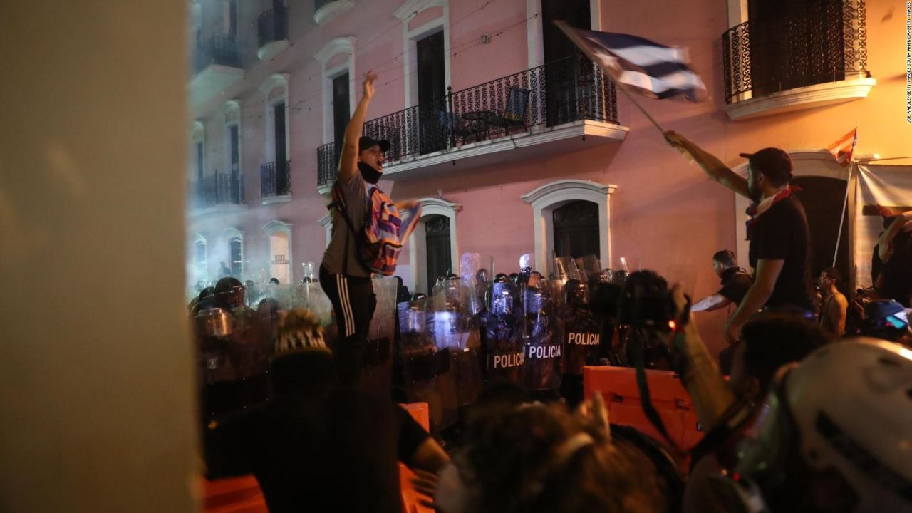 CNNE 674295 - se intensifican las protestas contra el gobernador de puerto rico