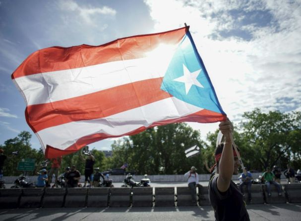 Miles de puertorriqueños no descansarán hasta que el asediado gobernador Ricardo Rosselló renuncie y están preparados para llenar las calles de San Juan el lunes por la mañana para otra protesta masiva.