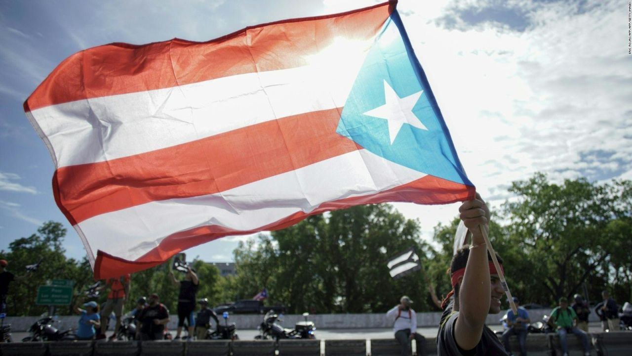 CNNE 675755 - manifestantes en puerto rico exigen la renuncia de rossello