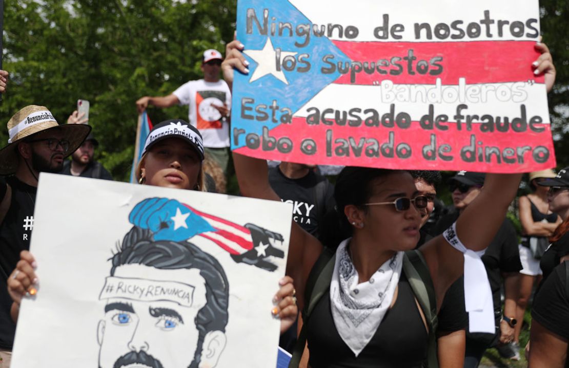 CNNE 675828 - protesters demand resignation of puerto rico's governor ricardo rossello