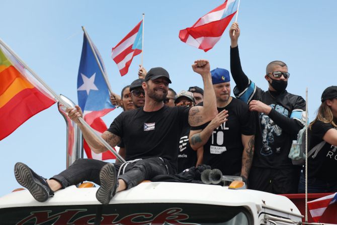 Ricky Martin, Residente y Bad Bunny se suman a las masivas protestas en Puerto Rico.