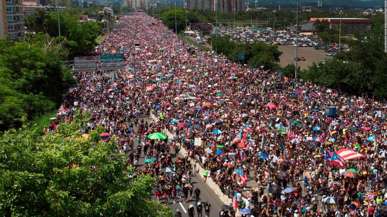 CNNE 675885 - las protestas masivas en puerto rico vistas con un dron