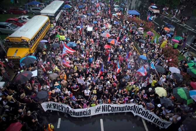 La manifestación fue multitudinaria en la avenida de Las Américas.