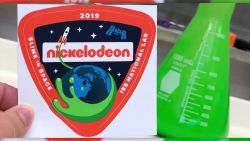 CNNE 677284 - spacex llevara al espacio el "slime" de nickelodeon y un balon de adidas