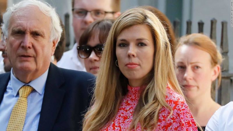 ¿crees que boris johnson rompe el molde? Conoce a carrie symonds, su novia de 31 años | cnn