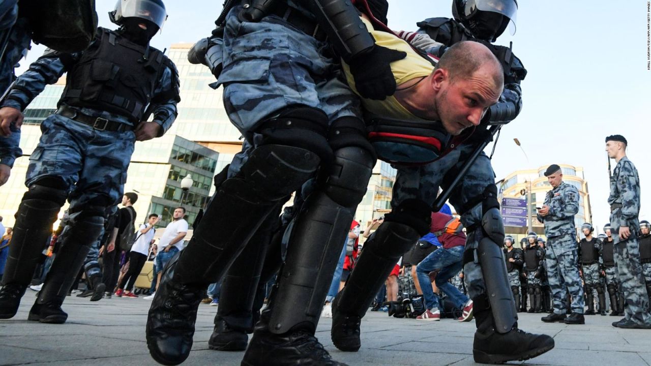 CNNE 678984 - arresto masivo de manifestantes en moscu