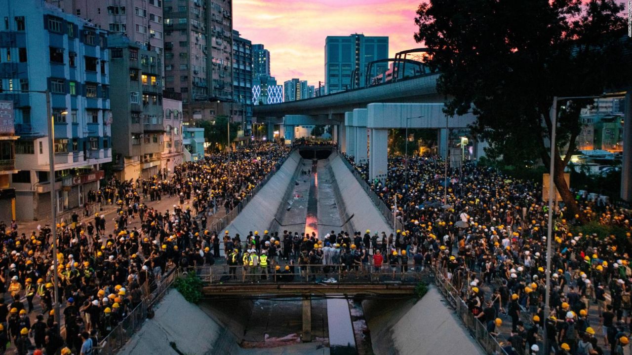 CNNE 679593 - beijing podria enviar tropas a hong kong por las protestas