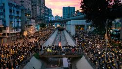 CNNE 679593 - beijing podria enviar tropas a hong kong por las protestas