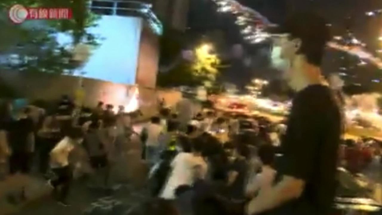 CNNE 680753 - libres bajo fianza 44 de los 45 detenidos por protestas en hong kong