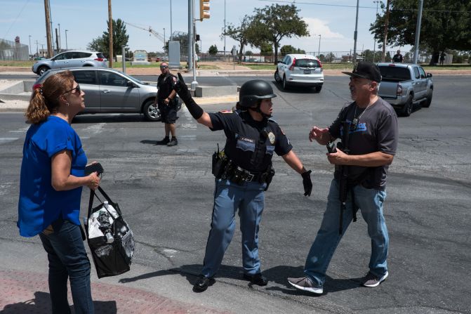 Varias personas murieron el sábado en un tiroteo en El Paso, Texas, según la policía local.