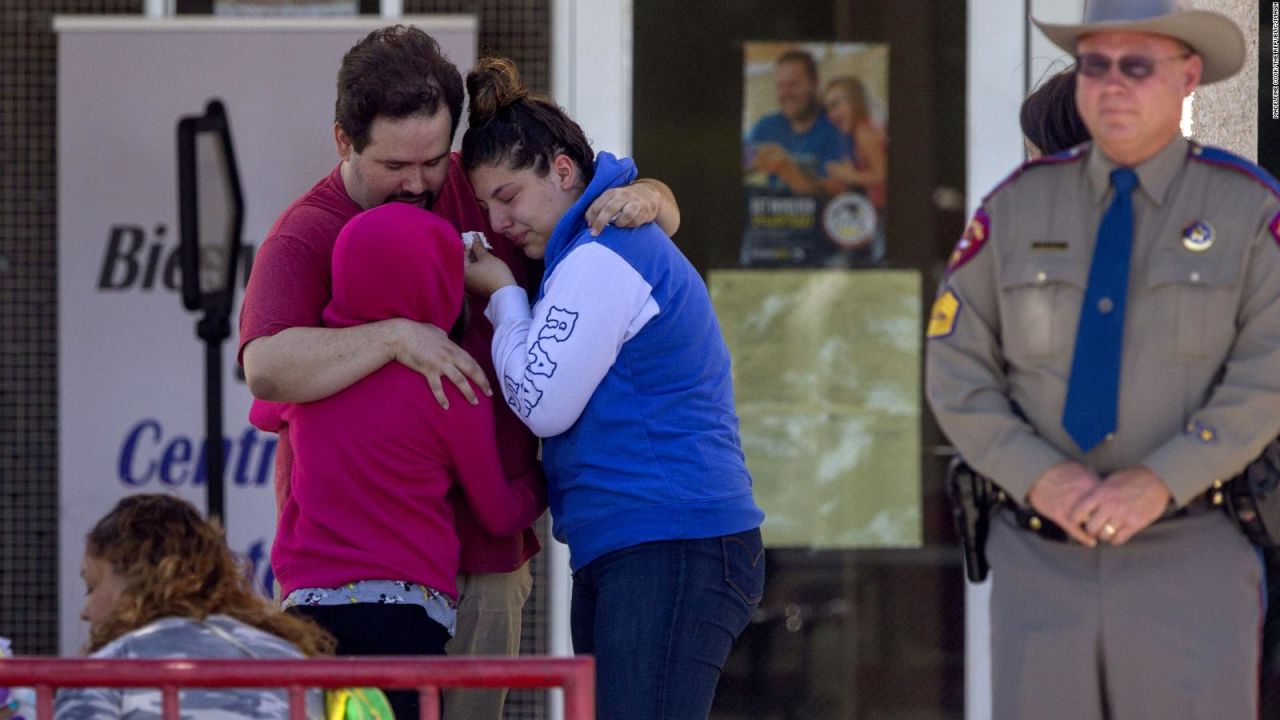 CNNE 682528 - mexico ofrece ayuda a victimas del tiroteo de texas