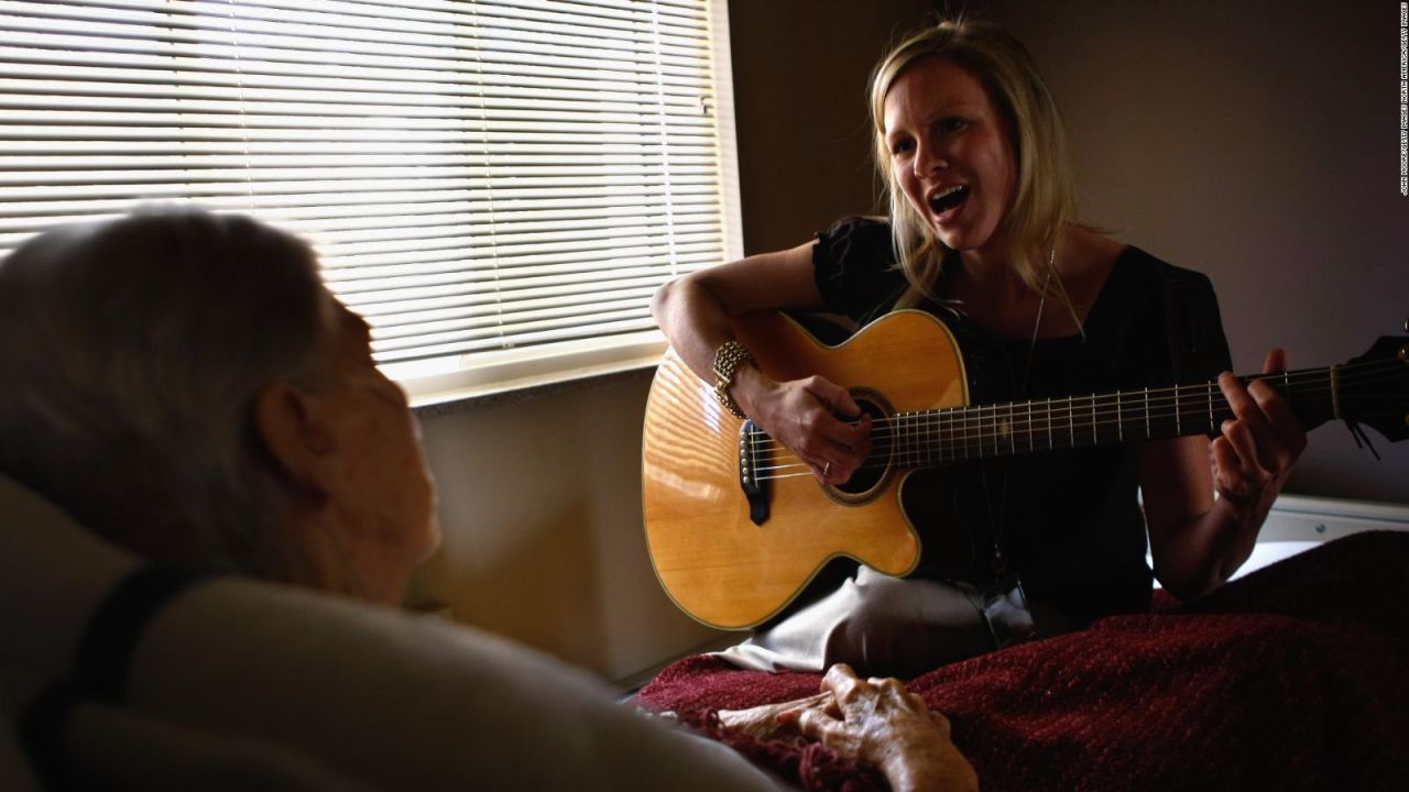 CNNE 683051 - terapia musical contra la ansiedad antes de una cirugia