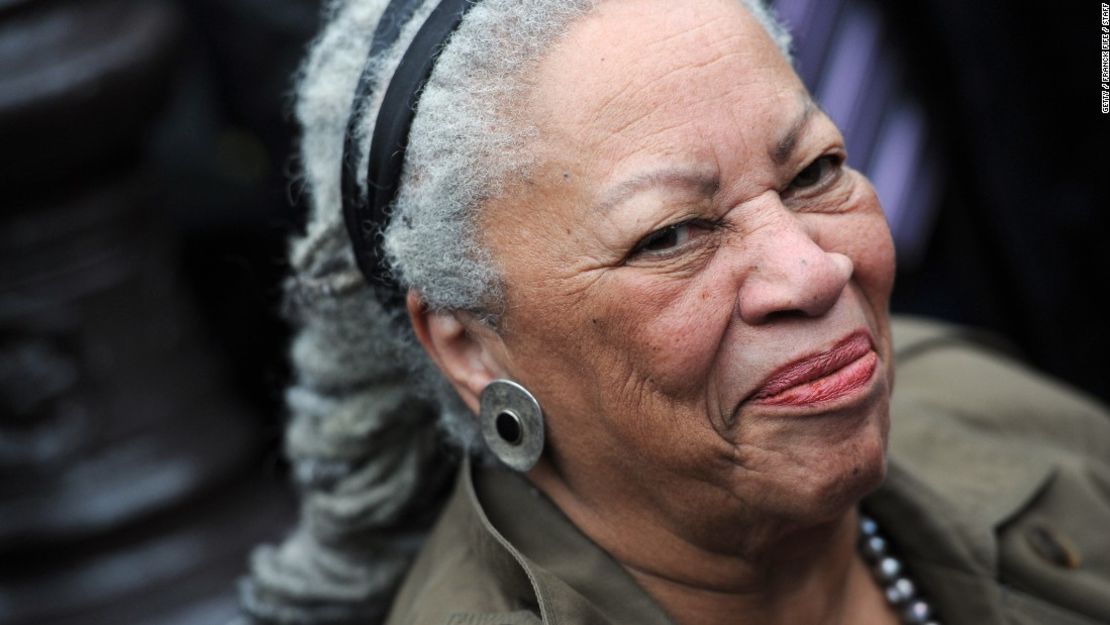 CNNE 683455 - 151120122707-toni-morrison-hair-1100x619