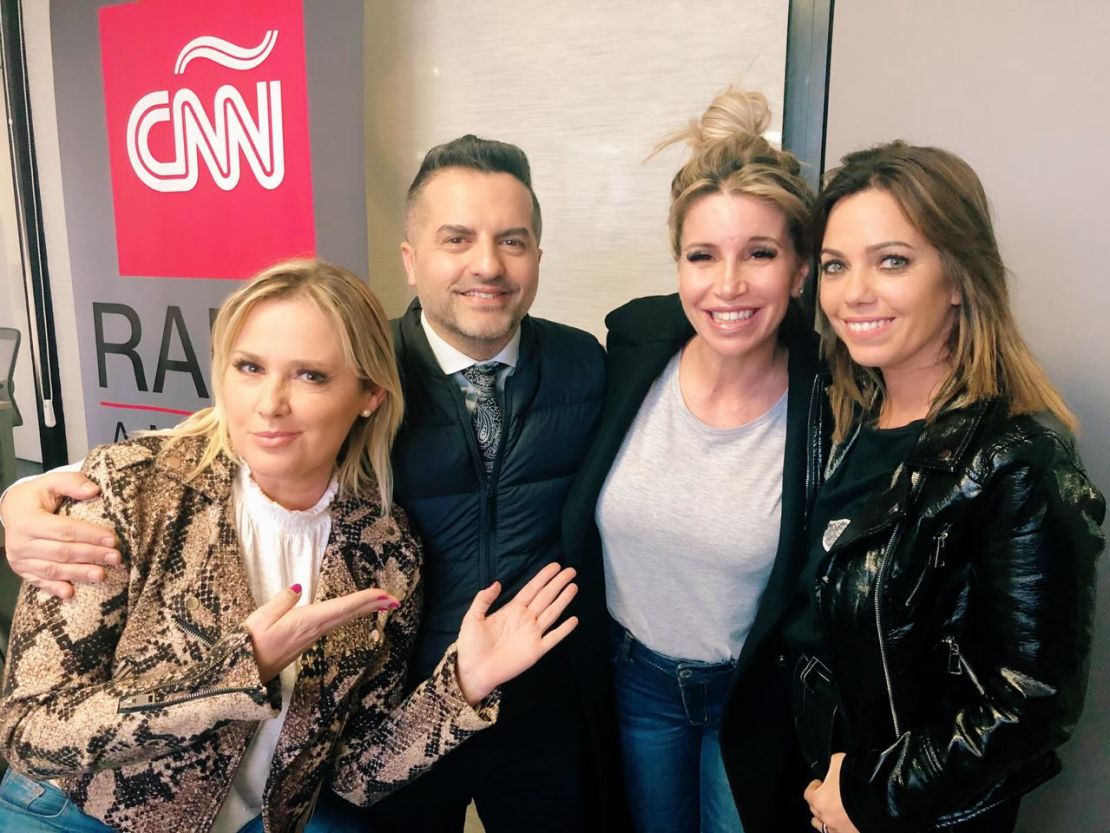 Florencia Peña, con todo el equipo de El Espectador de CNN Radio.