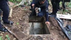 CNNE 685066 - encuentran tunel en honduras de la pandilla ms-13