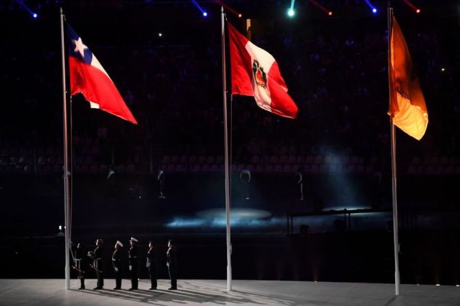 Chile será sede de los próximos Juegos Panamericanos, que se realizarán en Santiago en 2023. En la imagen, las banderas de Chile y Perú durante la ceremonia de clausura.