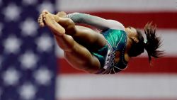 CNNE 686836 - asi desafio la gravedad simone biles