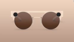 CNNE 687275 - snapchat presenta lentes inteligentes redisenadas con efectos 3d