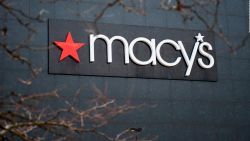 CNNE 688099 - macy's reporta una caida del 48% en sus ganancias