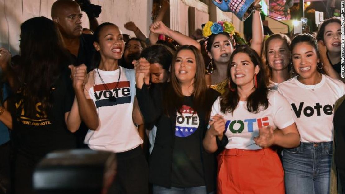 Rosario Dawson, Zoe Saldana, Eva Longoria, América Ferrera y Gina Rodríguez, en un mitin electoral en 2018.