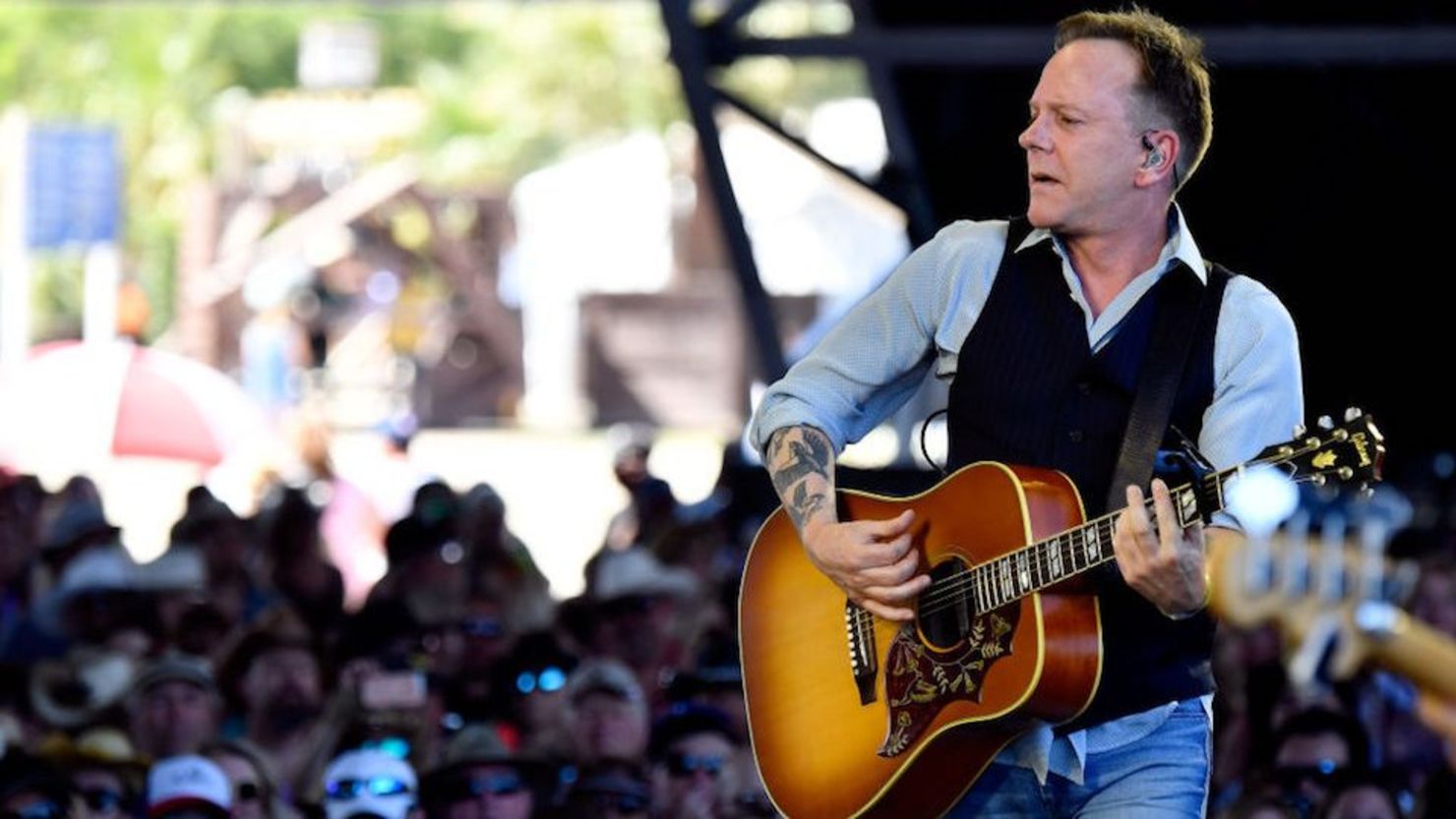 Kiefer Sutherland.