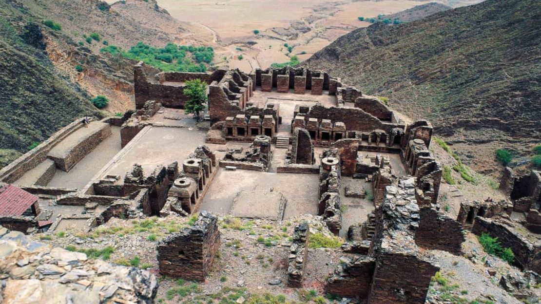 CNNE 690027 - 180712234257-170208123156-ancient-cities-takht-i-bahi-restricted