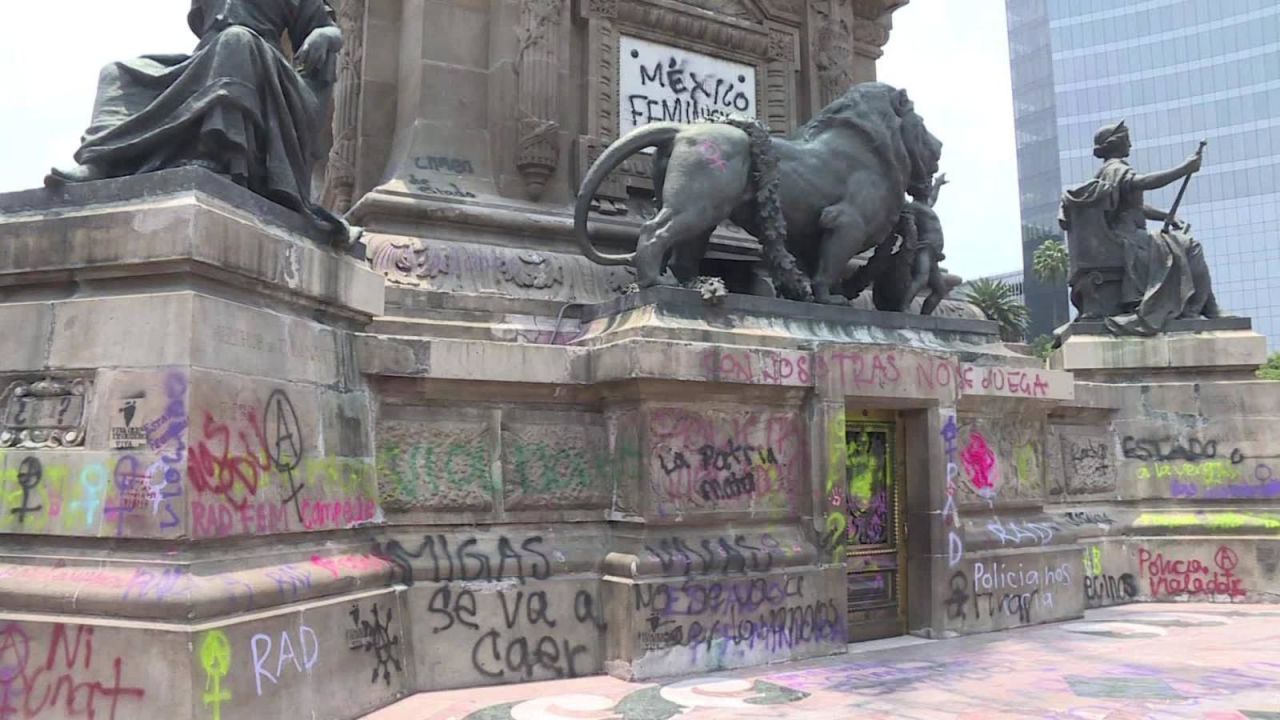 CNNE 690198 - #nomecuidanmeviolan- violencia y pintas en marcha de mujeres