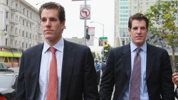 CNNE 690303 - breves economicas- gemelos winklevoss, ¿de enemigos a amigos de facebook?