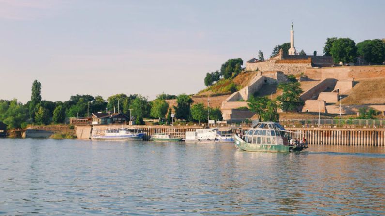 Kalemegdan: El corazón verde de la ciudad está formado por un parque y una fortaleza en expansión sobre una confluencia de los ríos Danubio y Sava.