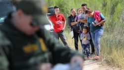 CNNE 691583 - trump y la nueva politica de detencion de familias ¿que efecto tendra?