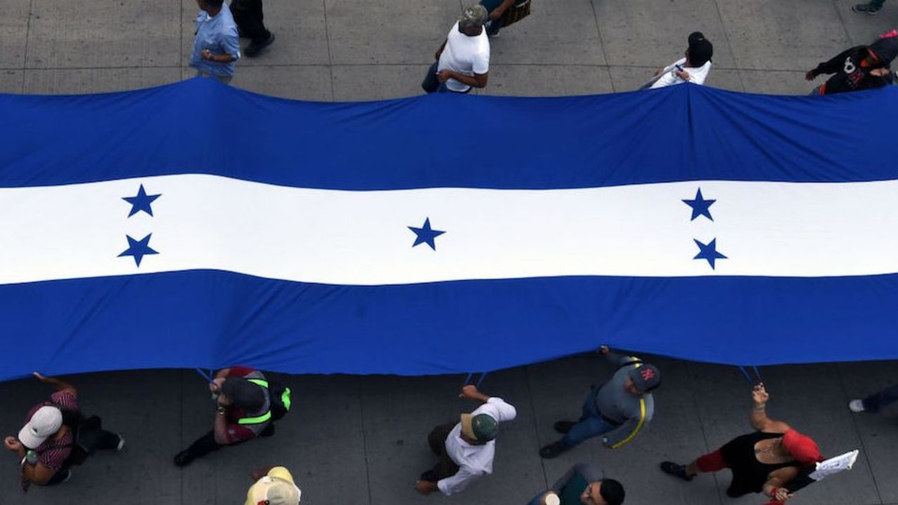 CNNE 691674 - honduras-health-education-protest