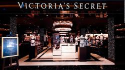 CNNE 692212 - caen las ventas de victoria's secret