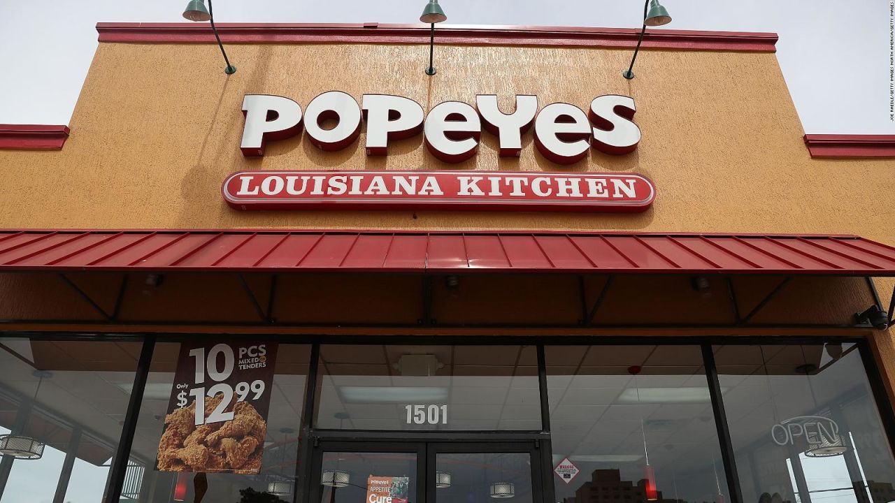 CNNE 693747 - popeyes y su nuevo sandwich de pollo se volvieron viral