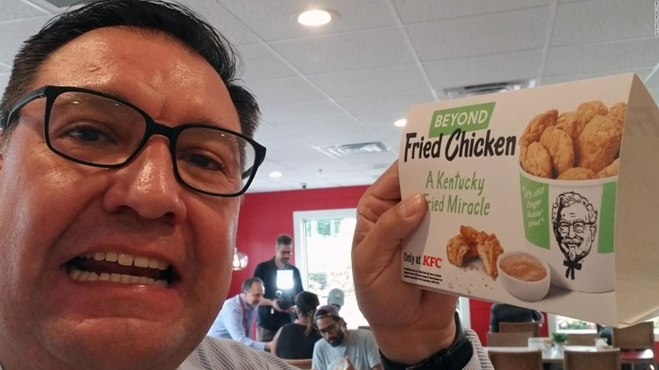 CNNE 694029 - ¿a que sabe el 'pollo' vegano de kfc?