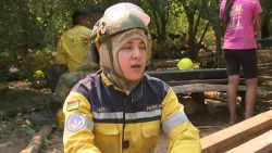 CNNE 695245 - mujeres bombero combaten el fuego en la chiquitania